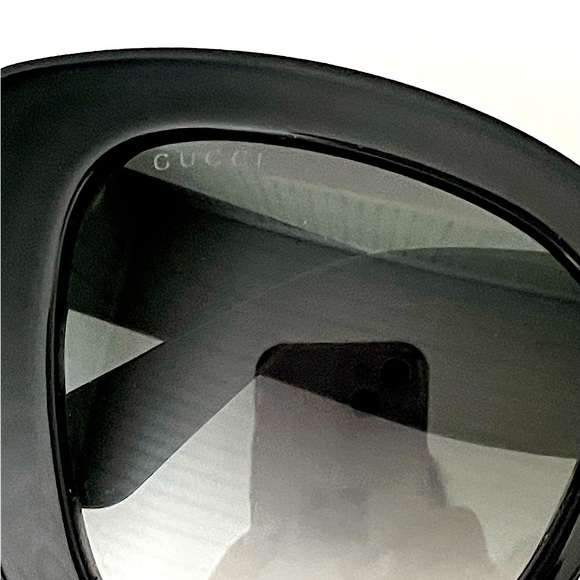 Gucci Black Framed Sunglasses w/ Gray lenses - Picture 10 of 15